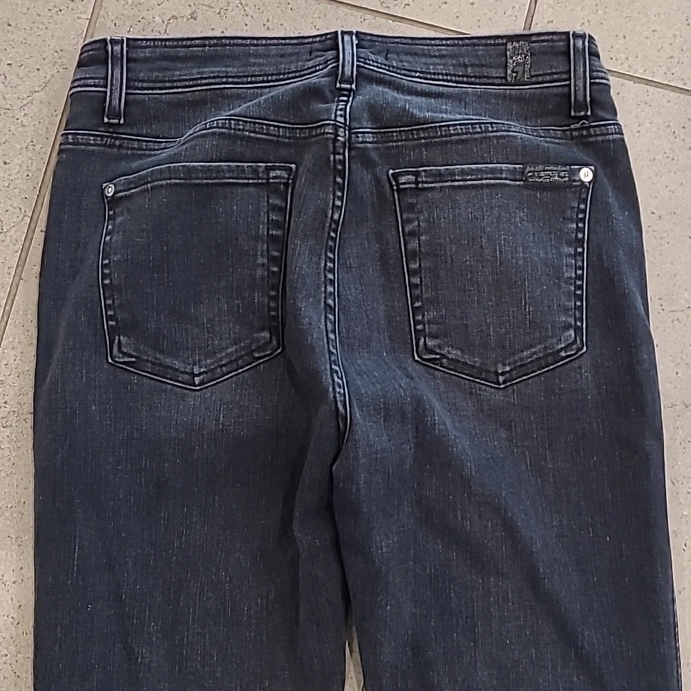 7forallmankind Ankle Skinny with Seams and Front Splits in Vintage Noir - Picture 8 of 10